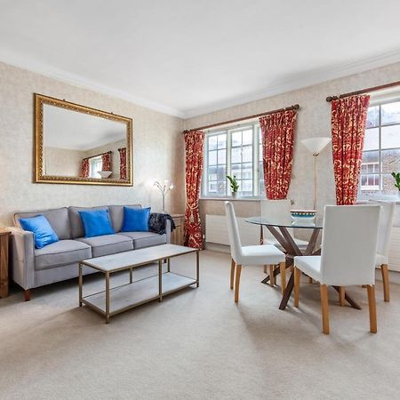 The Mayfair Large Snug London Exterior foto
