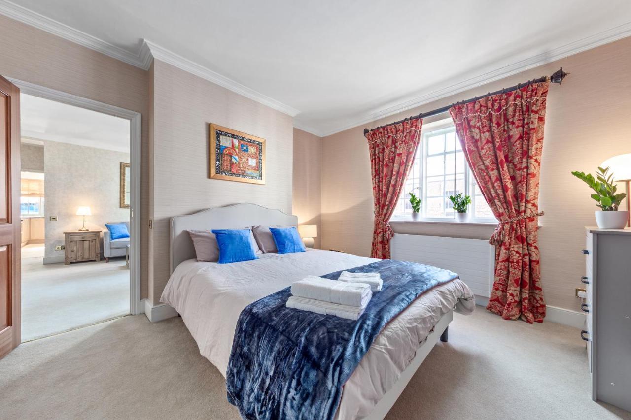 The Mayfair Large Snug London Exterior foto